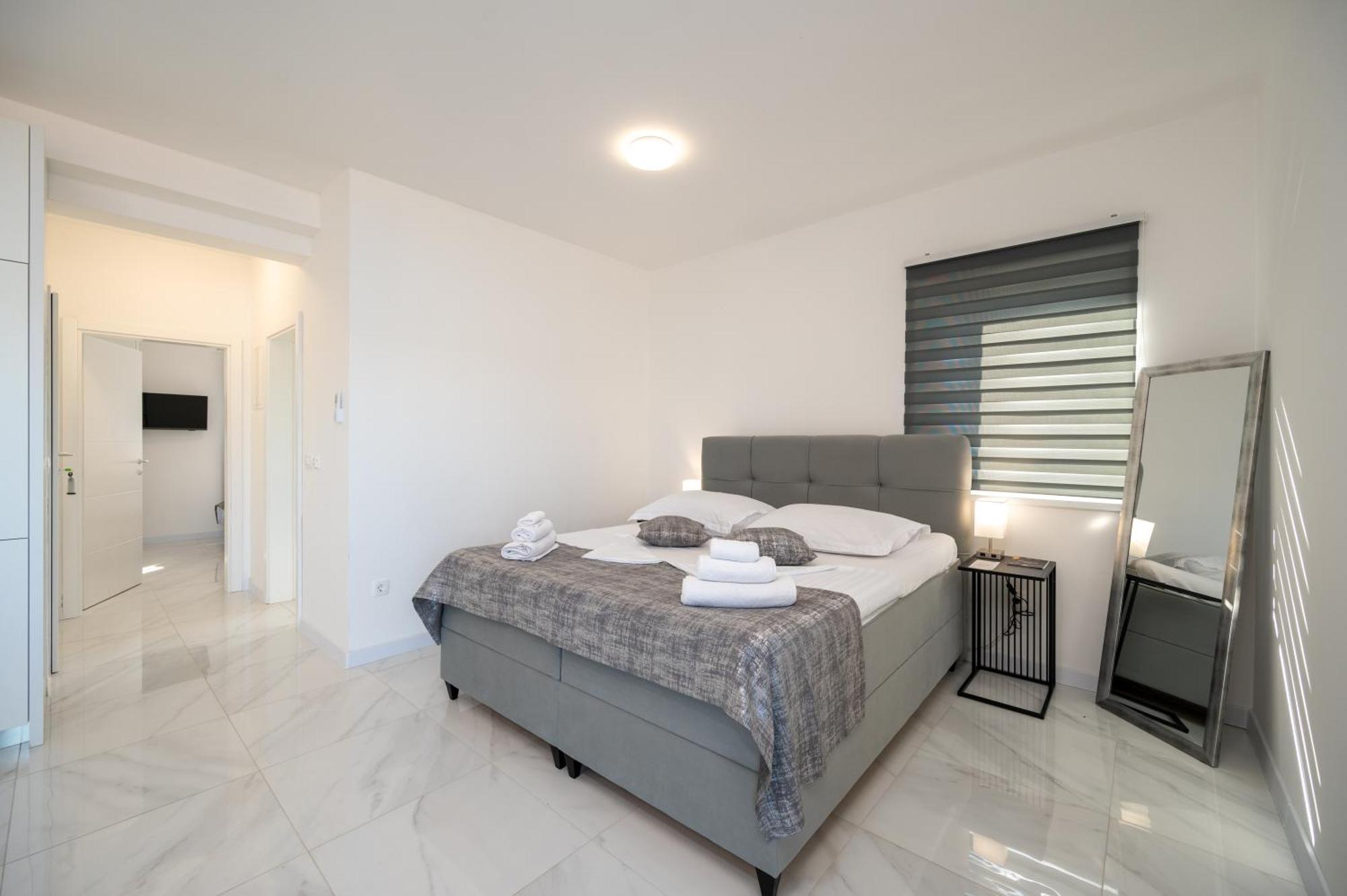 Apartments Filipo Trogir Exteriör bild