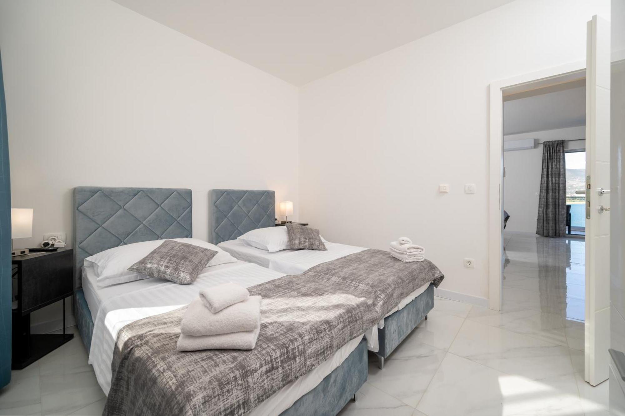 Apartments Filipo Trogir Exteriör bild