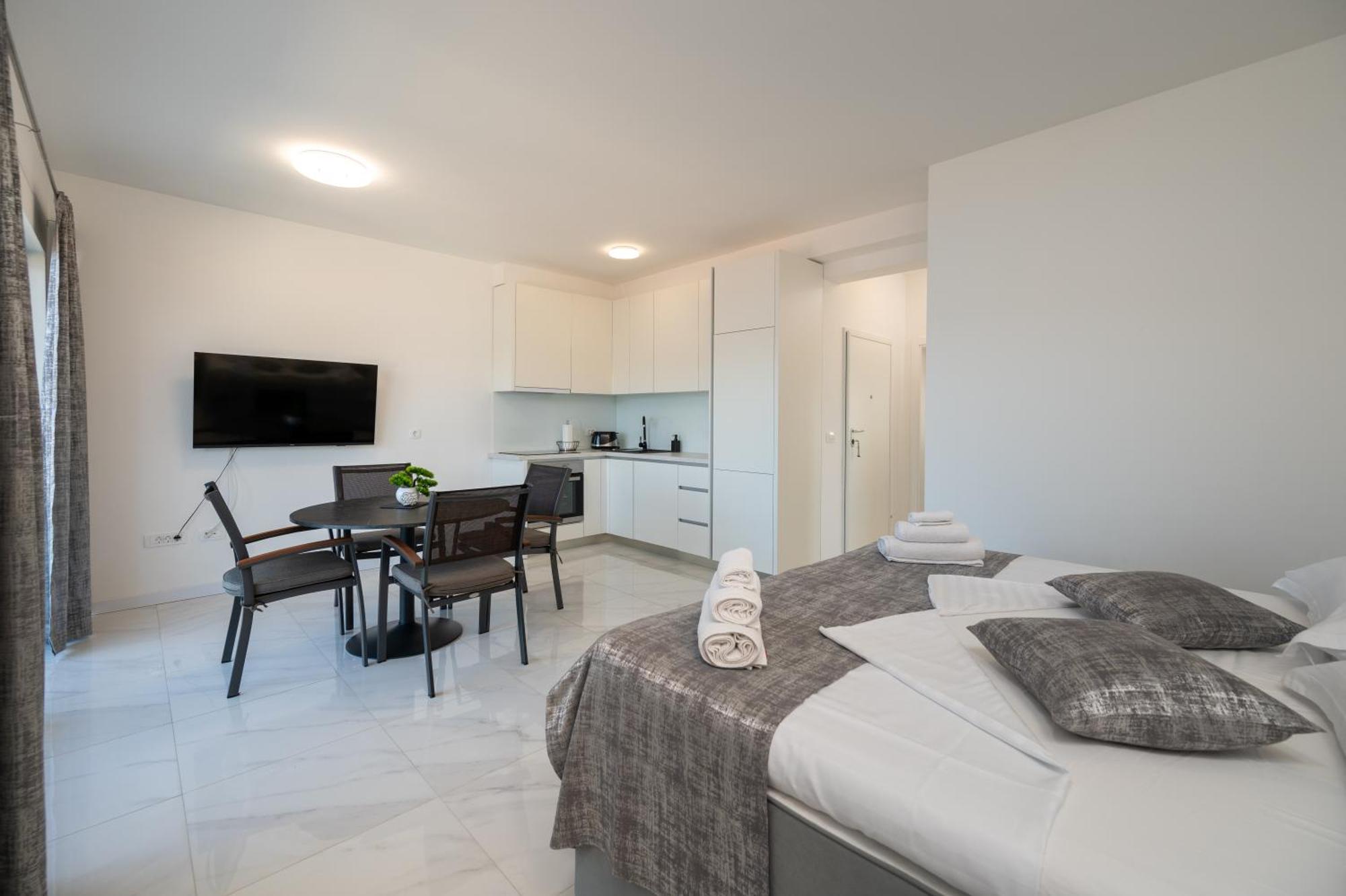 Apartments Filipo Trogir Exteriör bild